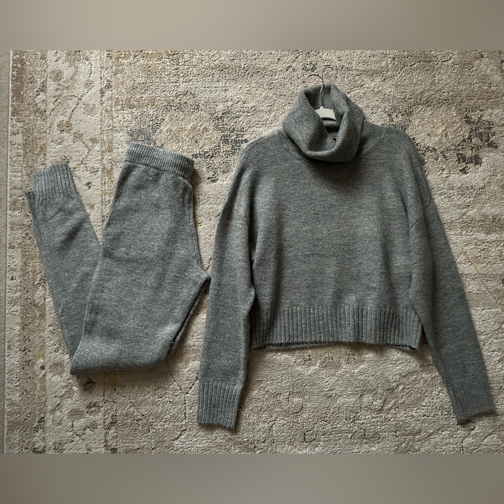 Grey Stretchy Knit Set - Picture 8 of 11